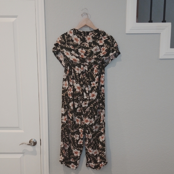 VOLCOM 2-pc Floral Jumpsuit - Picture 2 of 7